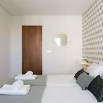 Architectural Poetry In An Unique 3bdrs View Flat Διαμέρισμα Lisboa
