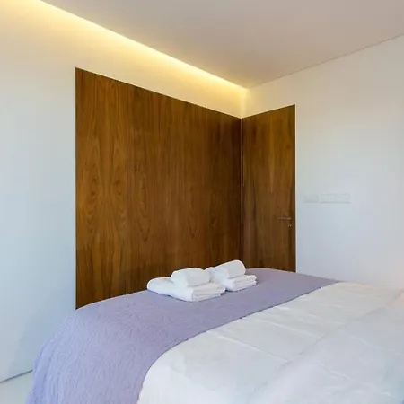 Architectural Poetry In An Unique 3bdrs View Flat Lisbon