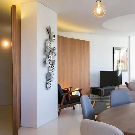 Architectural Poetry In An Unique 3bdrs View Flat Appartement Lissabon