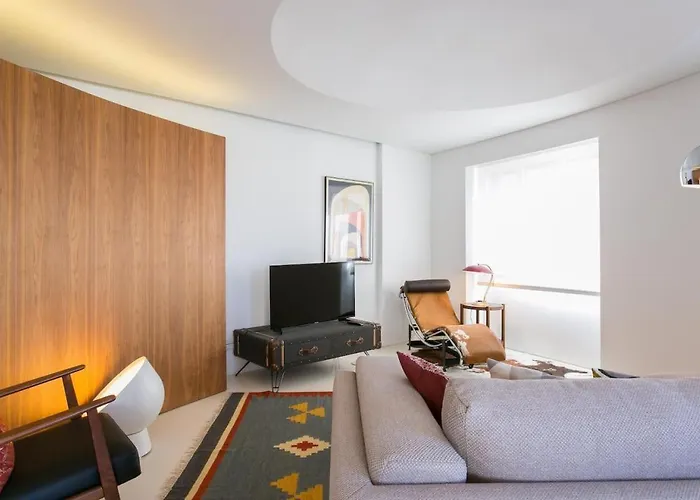 Architectural Poetry In An Unique 3bdrs View Flat 公寓