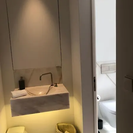 Architectural Poetry In An Unique 3bdrs View Flat Apartment *