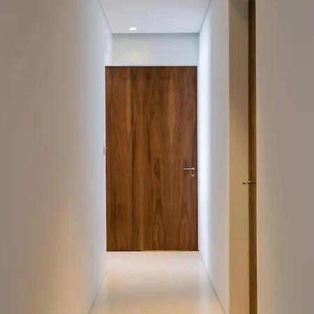 Architectural Poetry In An Unique 3bdrs View Flat Apartman *