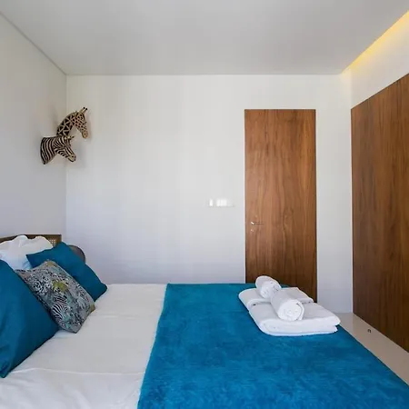 Architectural Poetry In An Unique 3bdrs View Flat Lisboa