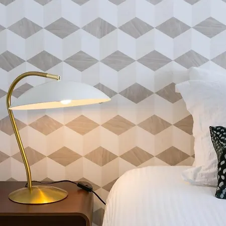 Architectural Poetry In An Unique 3bdrs View Flat 公寓