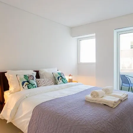 Architectural Poetry In An Unique 3bdrs View Flat * Lisboa