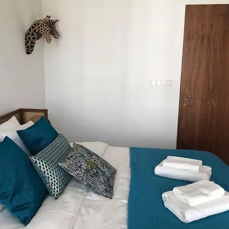 Architectural Poetry In An Unique 3bdrs View Flat Apartment *