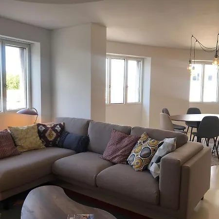 Architectural Poetry In An Unique 3bdrs View Flat Apartment *