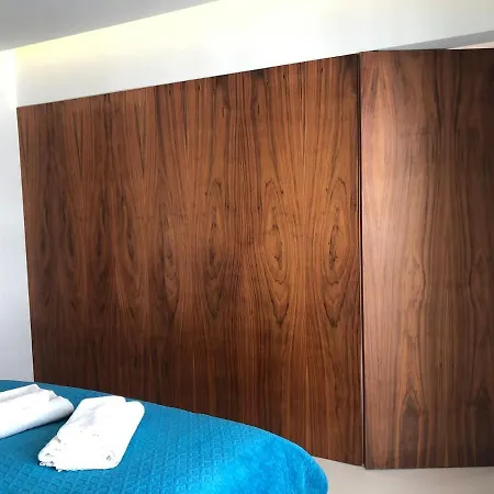Architectural Poetry In An Unique 3bdrs View Flat Apartment