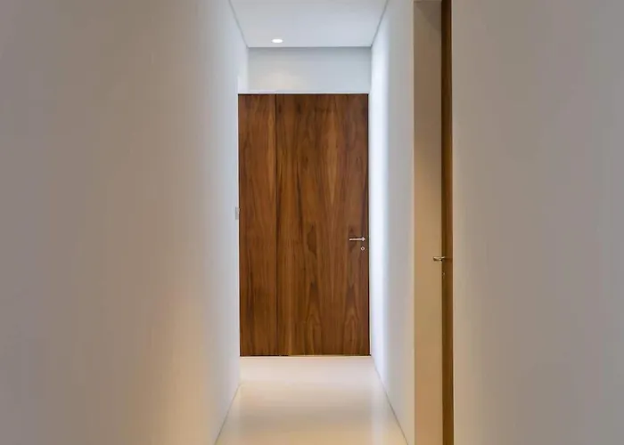 Architectural Poetry In An Unique 3bdrs View Flat Apartment *