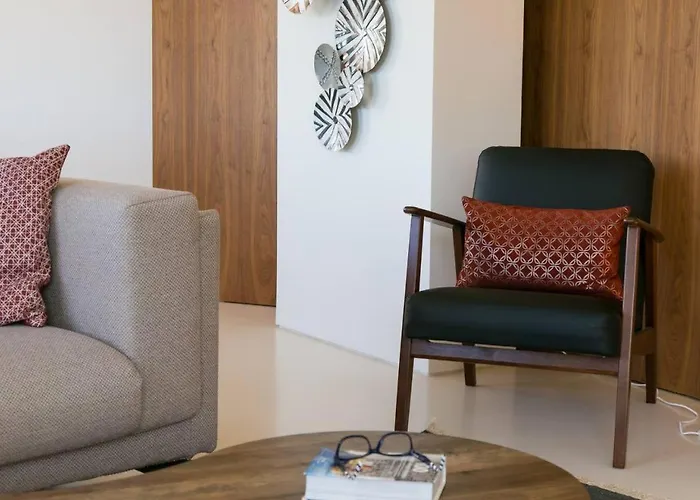 Architectural Poetry In An Unique 3bdrs View Flat Apartment