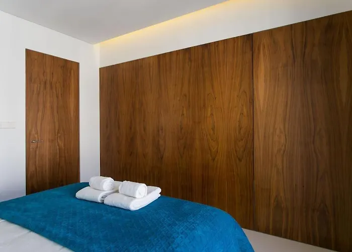 Architectural Poetry In An Unique 3bdrs View Flat Lissabon