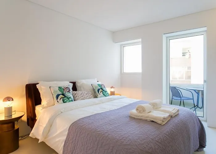 Architectural Poetry In An Unique 3bdrs View Flat * Lisboa